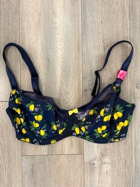 Curvy Kate Navy Lemon Print Underwire Bra with Adjustable Straps